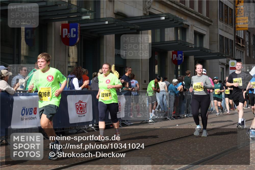 13.09.2026 - 21. swb-Marathon Bremen Strokosch-Dieckow http://msf.ph/oto/10341024 13.09.2026 11:07:27 Ziel 10138, 10279, 10280, 10363, 10364, 10501, 10505, 10580, 10595, 10660, 10661, 10674, 10830, 10871, 10907, 10935, 10937, 11037, 11223, 11515, 11643, 11899, 11924, 11934, 12024, 12097, 12167, 12168, 12194, 12277, 12307, 12419, 12509, 12511, 12512, 10138, 10205, 10360, 10488, 10695, 10748, 11100, 11123, 11246, 11393, 11417, 11439, 11600, 11684, 11696, 11759, 11767, 11822, 11823, 11865, 11917, 12020, 12173, 12210, 12255, 12266 meine-sportfotos.de