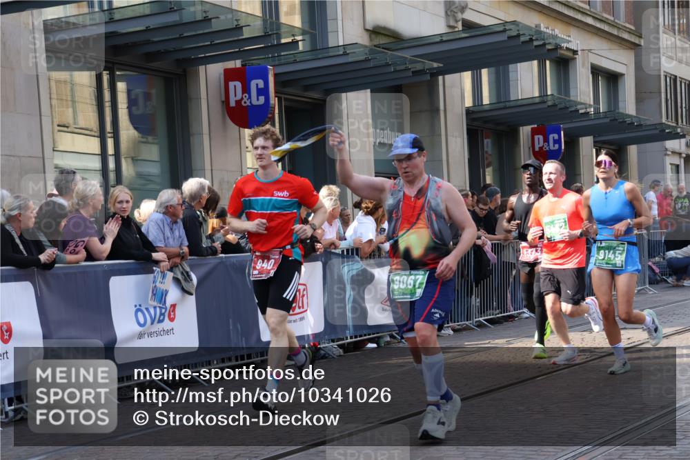 13.09.2026 - 21. swb-Marathon Bremen Strokosch-Dieckow http://msf.ph/oto/10341026 13.09.2026 13:27:37 Ziel 440, 488, 534, 762, 1343, 1456, 1932, 3135, 3480, 3576, 3970, 4106, 4133, 4265, 4496, 4744, 5462, 6067, 6468, 6522, 7042, 7138, 7358, 7926, 8188, 8351, 8656, 9067, 9145, 9494, 9727, 13069, 13198, 242, 323, 593, 857, 940, 1006, 1373, 1574, 2345, 2668, 2686, 3013, 3385, 3460, 3496, 3521, 4421, 4593, 5081, 5220, 5290, 5358, 5557, 5616, 6067, 6071, 6288, 6306, 7110, 9727, 9760, 13147 meine-sportfotos.de