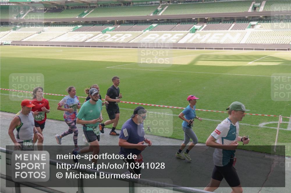 13.09.2026 - 21. swb-Marathon Bremen Michael Burmester http://msf.ph/oto/10341028 13.09.2026 13:22:17 Laufen im Stadion 128, 160, 211, 258, 343, 351, 423, 441, 571, 601, 620, 782, 851, 892, 1060, 1094, 1157, 1158, 1177, 1178, 1259, 1316, 1344, 1417, 1518, 1657, 1669, 1676, 1691, 1729, 1746, 1788, 1808, 1883, 2201, 2213, 2258, 2290, 2414, 2433, 2475, 2504, 2526, 2551, 2619, 2632, 2652, 2660, 2685, 2711, 2736, 2828, 2954, 2964, 2995, 3010, 3022, 3034, 3070, 3074, 3144, 3225, 3347, 3351, 3505, 3530, 3682, 3784, 4020, 4054, 4406, 4407, 4431, 4584, 1506 meine-sportfotos.de