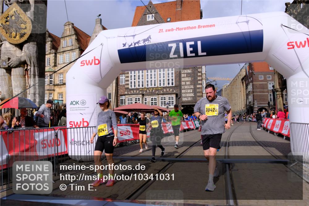 13.09.2026 - 21. swb-Marathon Bremen Tim E. http://msf.ph/oto/10341031 13.09.2026 11:10:49 Ziel 10002, 10169, 10247, 10361, 10422, 10706, 10719, 10768, 10791, 10890, 11080, 11283, 11298, 11300, 11309, 11583, 11736, 11957, 11982, 12183, 12227, 12454, 12550 meine-sportfotos.de