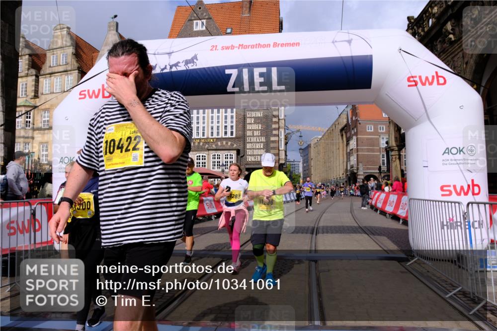 13.09.2026 - 21. swb-Marathon Bremen Tim E. http://msf.ph/oto/10341061 13.09.2026 11:10:51 Ziel 10002, 10169, 10247, 10422, 10706, 10719, 10768, 10791, 10890, 11283, 11298, 11300, 11309, 11583, 11736, 11846, 11957, 11982, 12183, 12227, 12454, 12550 meine-sportfotos.de