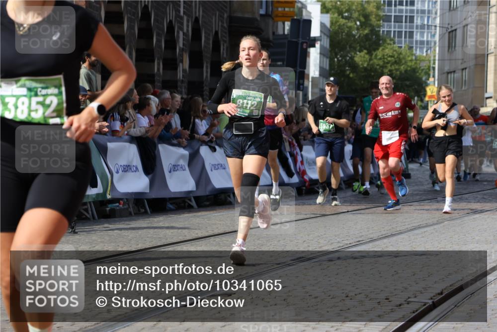 13.09.2026 - 21. swb-Marathon Bremen Strokosch-Dieckow http://msf.ph/oto/10341065 13.09.2026 13:26:43 Ziel 1368, 1649, 2434, 2658, 3603, 3983, 4723, 5747, 5906, 5934, 5992, 6230, 6639, 7626, 8817, 9260, 13195, 531, 946, 2089, 3076, 3302, 3510, 3527, 3893, 4327, 4441, 4919, 5054, 5689, 5937, 5943, 6314, 6455, 6580, 7246, 7317, 8112, 8303, 9150, 9551, 13097 meine-sportfotos.de