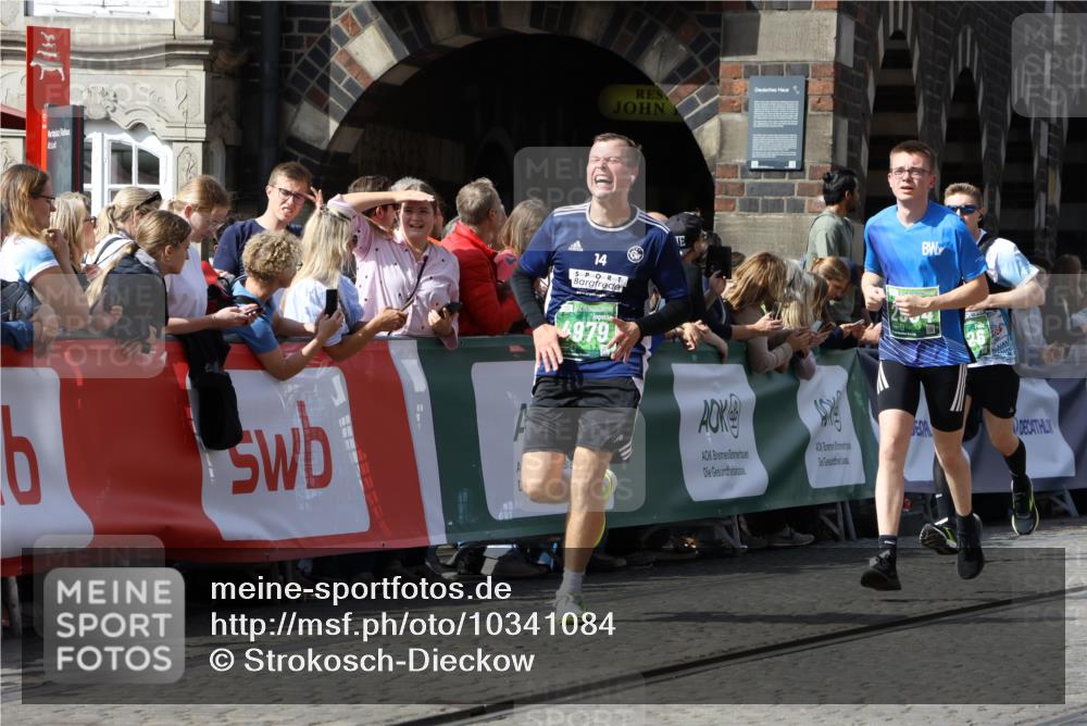 13.09.2026 - 21. swb-Marathon Bremen Strokosch-Dieckow http://msf.ph/oto/10341084 13.09.2026 13:31:57 Ziel 310, 922, 1600, 2707, 3115, 3239, 3244, 3579, 3858, 3859, 3989, 4164, 4258, 4273, 4692, 4889, 5363, 5426, 5504, 5899, 6039, 6062, 6100, 6193, 6213, 6581, 6602, 6971, 7032, 7260, 7608, 7941, 7964, 8042, 8078, 8166, 8205, 8206, 8239, 8364, 8495, 8522, 9033, 9155, 9293, 9568, 9903, 9914, 13151, 2310, 2934, 3946, 4566, 4797, 4979, 5628, 6116, 7182, 7526, 7818, 8610, 9394, 9640 meine-sportfotos.de