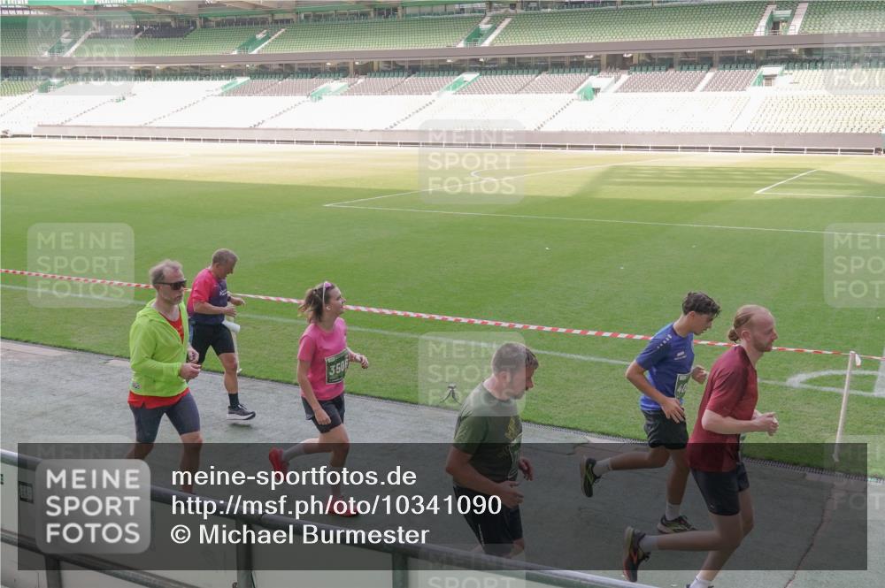 13.09.2026 - 21. swb-Marathon Bremen Michael Burmester http://msf.ph/oto/10341090 13.09.2026 13:22:23 Laufen im Stadion 128, 160, 211, 258, 343, 351, 423, 441, 571, 601, 609, 620, 708, 782, 851, 892, 1060, 1094, 1157, 1158, 1177, 1178, 1259, 1316, 1331, 1344, 1417, 1518, 1657, 1669, 1676, 1691, 1729, 1746, 1788, 1808, 1883, 2213, 2258, 2290, 2414, 2433, 2475, 2504, 2526, 2551, 2619, 2632, 2652, 2660, 2685, 2711, 2736, 2828, 2954, 2964, 2995, 3010, 3022, 3034, 3070, 3074, 3144, 3225, 3252, 3347, 3351, 3505, 3530, 3559, 3682, 3784, 4020, 4054, 4231, 4406, 4407, 4431, 4584, 1506 meine-sportfotos.de
