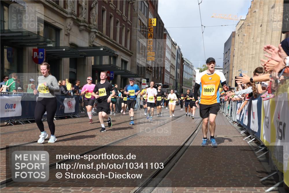 13.09.2026 - 21. swb-Marathon Bremen Strokosch-Dieckow http://msf.ph/oto/10341103 13.09.2026 11:07:29 Ziel 10139, 10279, 10280, 10363, 10364, 10505, 10580, 10595, 10660, 10661, 10674, 10830, 10871, 10907, 10935, 10937, 11037, 11223, 11515, 11643, 11899, 11924, 11934, 12024, 12031, 12066, 12097, 12167, 12168, 12194, 12307, 12419, 12509, 12511, 12512, 10138, 10205, 10279, 10280, 10488, 10501, 10505, 10695, 10748, 11100, 11123, 11246, 11393, 11417, 11600, 11696, 11759, 11767, 11822, 11823, 11865, 11899, 11917, 12020, 12173, 12210, 12255, 12266, 12277 meine-sportfotos.de