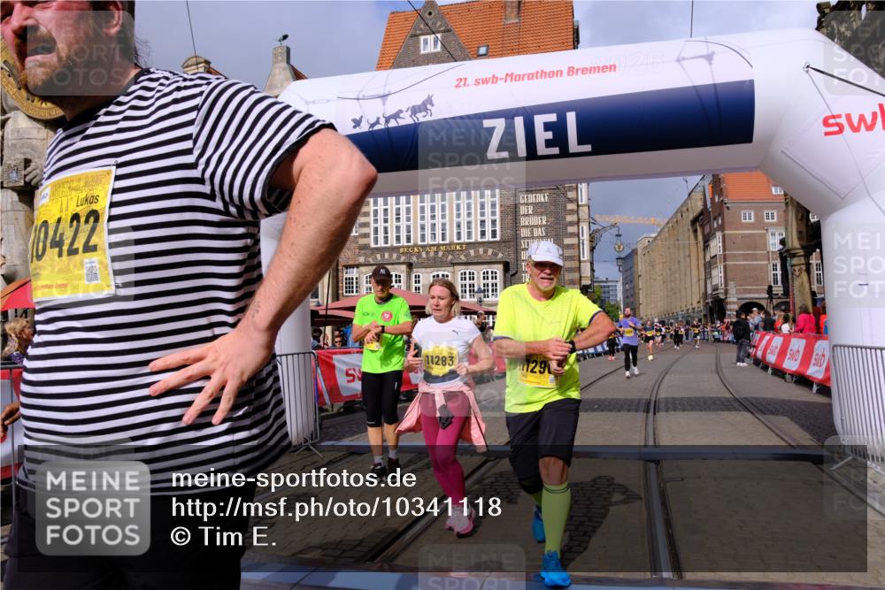 13.09.2026 - 21. swb-Marathon Bremen Tim E. http://msf.ph/oto/10341118 13.09.2026 11:10:52 Ziel 10002, 10169, 10247, 10422, 10719, 10768, 10791, 10890, 11047, 11283, 11298, 11300, 11309, 11583, 11736, 11846, 11957, 11982, 12183, 12227, 12454, 12550 meine-sportfotos.de