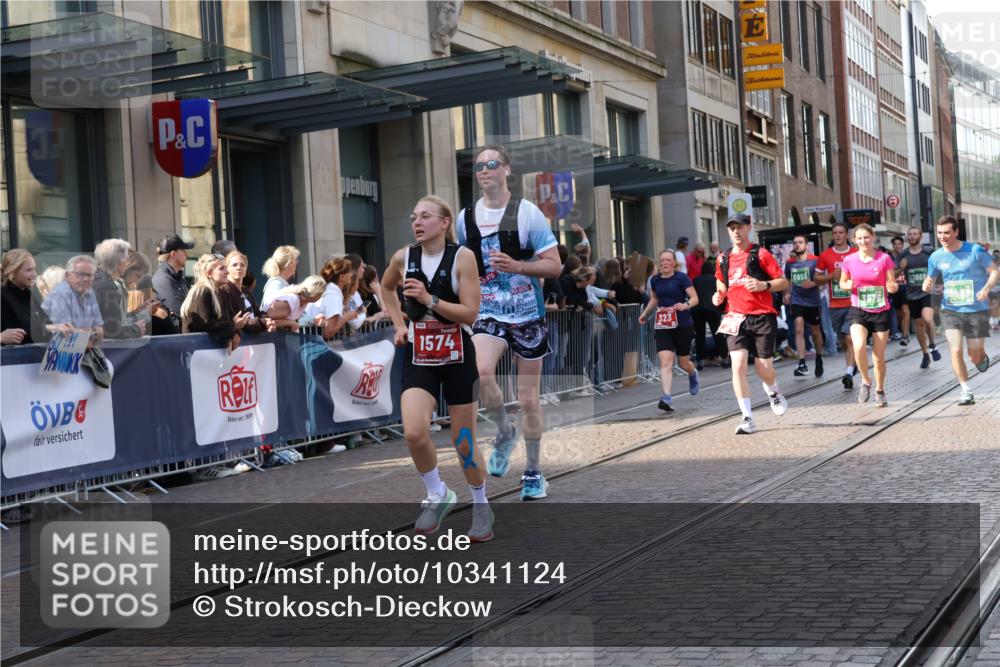 13.09.2026 - 21. swb-Marathon Bremen Strokosch-Dieckow http://msf.ph/oto/10341124 13.09.2026 13:27:40 Ziel 440, 488, 534, 762, 1343, 1456, 1932, 3135, 3480, 3576, 4106, 4133, 4265, 4744, 5462, 6468, 6522, 7042, 7138, 7358, 7926, 8188, 8351, 8656, 9067, 9145, 9167, 9168, 9494, 9881, 13069, 13198, 242, 323, 593, 857, 940, 1006, 1373, 1574, 1932, 2345, 2668, 2686, 3013, 3385, 3460, 3496, 3521, 3970, 4421, 4496, 4593, 5081, 5220, 5290, 5358, 5557, 5616, 6067, 6306, 7110, 7358, 9727, 13147 meine-sportfotos.de