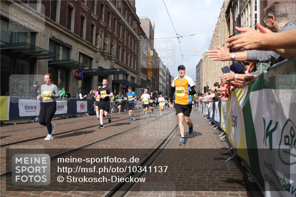 13.09.2026 - 21. swb-Marathon Bremen Strokosch-Dieckow http://msf.ph/oto/10341137 13.09.2026 11:07:30 Ziel 10139, 10363, 10364, 10580, 10595, 10660, 10661, 10674, 10830, 10871, 10907, 10935, 10937, 11037, 11223, 11515, 11643, 11924, 11934, 12024, 12031, 12066, 12097, 12167, 12168, 12194, 12307, 12509, 12511, 12512, 10138, 10205, 10279, 10280, 10488, 10501, 10505, 10695, 10748, 11123, 11246, 11393, 11417, 11600, 11696, 11759, 11767, 11822, 11823, 11865, 11899, 11917, 12020, 12173, 12210, 12255, 12266, 12277 meine-sportfotos.de