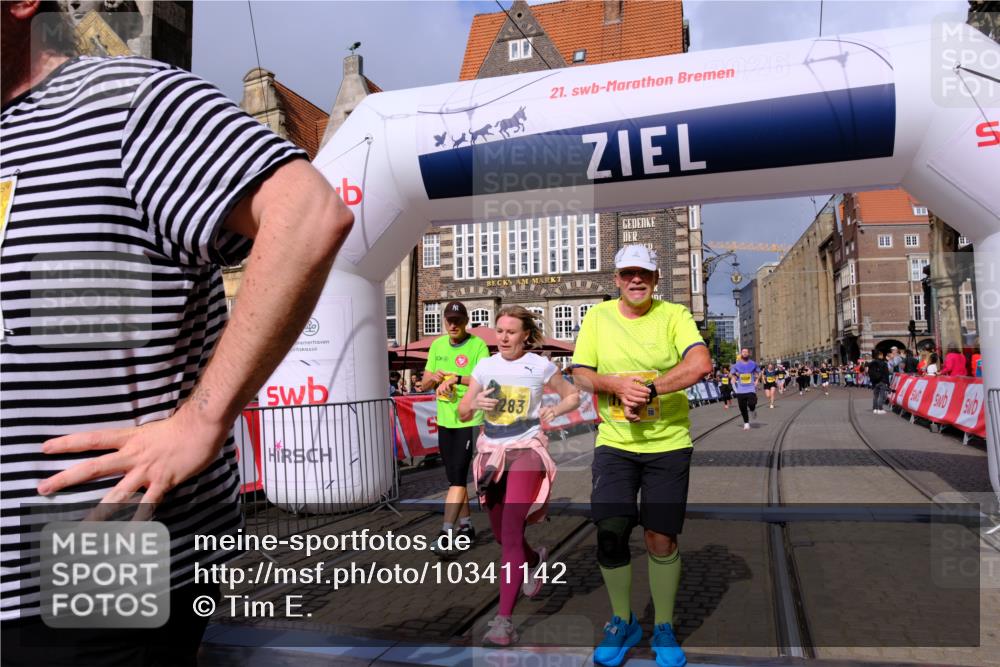 13.09.2026 - 21. swb-Marathon Bremen Tim E. http://msf.ph/oto/10341142 13.09.2026 11:10:52 Ziel 10002, 10169, 10247, 10422, 10719, 10768, 10791, 10890, 11047, 11283, 11298, 11300, 11309, 11583, 11736, 11846, 11957, 11982, 12183, 12227, 12454, 12550 meine-sportfotos.de