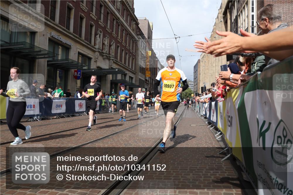 13.09.2026 - 21. swb-Marathon Bremen Strokosch-Dieckow http://msf.ph/oto/10341152 13.09.2026 11:07:30 Ziel 10139, 10363, 10364, 10580, 10595, 10660, 10661, 10674, 10830, 10871, 10907, 10935, 10937, 11037, 11223, 11515, 11643, 11924, 11934, 12024, 12031, 12066, 12097, 12167, 12168, 12194, 12307, 12509, 12511, 12512, 10138, 10205, 10279, 10280, 10488, 10501, 10505, 10695, 10748, 11123, 11246, 11393, 11417, 11600, 11696, 11759, 11767, 11822, 11823, 11865, 11899, 11917, 12020, 12173, 12210, 12255, 12266, 12277 meine-sportfotos.de