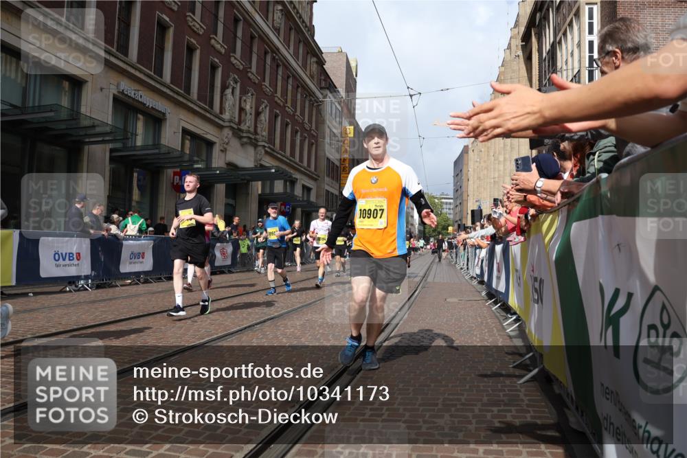 13.09.2026 - 21. swb-Marathon Bremen Strokosch-Dieckow http://msf.ph/oto/10341173 13.09.2026 11:07:30 Ziel 10139, 10363, 10364, 10580, 10595, 10660, 10661, 10674, 10830, 10871, 10907, 10935, 10937, 11037, 11223, 11515, 11643, 11924, 11934, 12024, 12031, 12066, 12097, 12167, 12168, 12194, 12307, 12509, 12511, 12512, 10138, 10205, 10279, 10280, 10488, 10501, 10505, 10695, 10748, 11123, 11246, 11393, 11417, 11600, 11696, 11759, 11767, 11822, 11823, 11865, 11899, 11917, 12020, 12173, 12210, 12255, 12266, 12277 meine-sportfotos.de