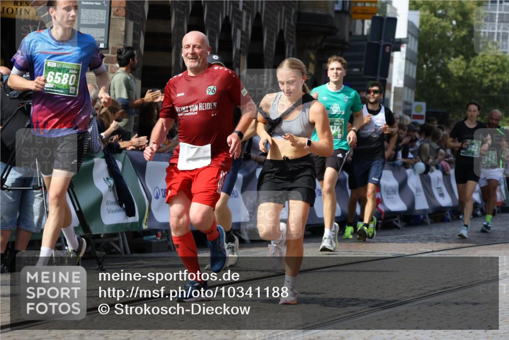 13.09.2026 - 21. swb-Marathon Bremen Strokosch-Dieckow http://msf.ph/oto/10341188 13.09.2026 13:26:46 Ziel 1368, 1649, 2434, 2658, 3526, 3603, 3983, 4077, 5747, 5934, 5992, 6230, 6639, 7626, 8817, 9260, 13195, 531, 946, 2089, 3076, 3302, 3510, 3527, 4327, 4441, 4919, 5054, 5689, 5937, 5943, 6314, 6455, 6580, 7027, 7246, 7317, 8303, 9150, 9511, 9551, 9854, 13097 meine-sportfotos.de