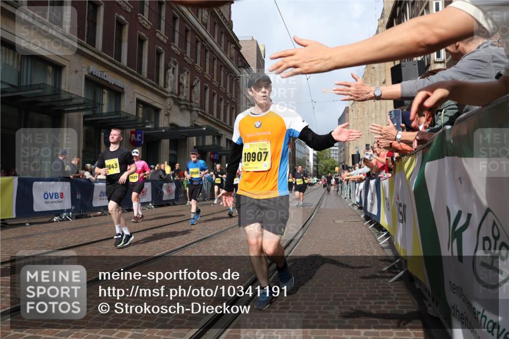 13.09.2026 - 21. swb-Marathon Bremen Strokosch-Dieckow http://msf.ph/oto/10341191 13.09.2026 11:07:31 Ziel 10139, 10363, 10364, 10580, 10595, 10660, 10661, 10674, 10830, 10871, 10907, 10935, 10937, 11037, 11044, 11223, 11378, 11515, 11643, 11924, 11934, 12024, 12031, 12066, 12097, 12167, 12168, 12194, 12307, 12509, 12511, 12512, 10138, 10205, 10279, 10280, 10488, 10501, 10505, 10695, 10748, 11123, 11246, 11393, 11417, 11600, 11696, 11759, 11767, 11822, 11823, 11865, 11899, 11917, 12020, 12173, 12210, 12255, 12266, 12277 meine-sportfotos.de
