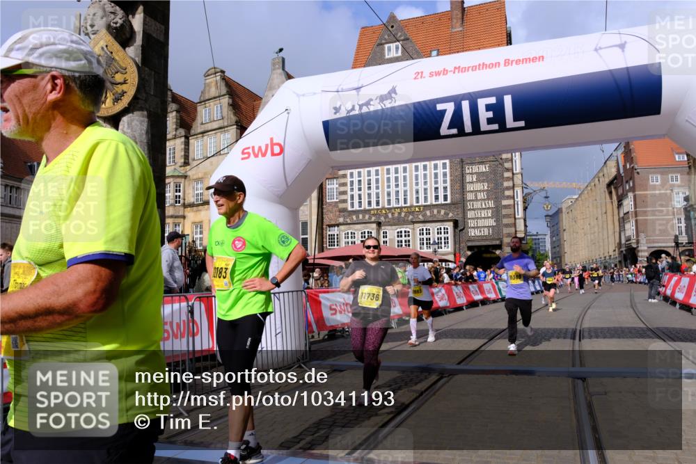 13.09.2026 - 21. swb-Marathon Bremen Tim E. http://msf.ph/oto/10341193 13.09.2026 11:10:55 Ziel 10002, 10247, 10422, 10719, 10768, 10791, 10911, 11047, 11283, 11298, 11300, 11309, 11327, 11513, 11583, 11736, 11846, 11982, 12183, 12227, 12454 meine-sportfotos.de