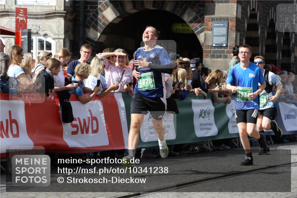 13.09.2026 - 21. swb-Marathon Bremen Strokosch-Dieckow http://msf.ph/oto/10341238 13.09.2026 13:31:58 Ziel 310, 922, 1600, 3115, 3239, 3244, 3278, 3579, 3858, 3859, 3989, 4164, 4258, 4273, 4692, 4889, 4998, 5158, 5363, 5426, 5899, 6039, 6062, 6100, 6193, 6213, 6354, 6581, 6602, 6971, 7032, 7260, 7608, 7941, 7964, 8042, 8078, 8166, 8205, 8206, 8239, 8364, 8495, 8522, 9033, 9155, 9293, 9568, 9903, 9914, 13151, 2310, 2934, 3946, 4566, 4797, 5628, 6116, 6475, 7182, 7526, 7818, 8610, 9394, 9640, 13182 meine-sportfotos.de