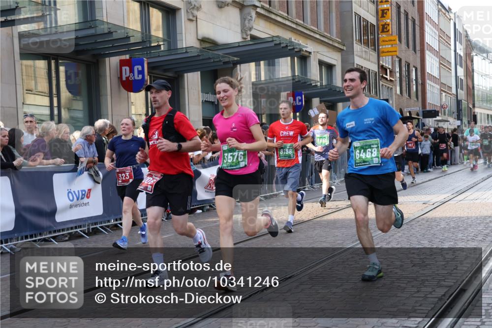 13.09.2026 - 21. swb-Marathon Bremen Strokosch-Dieckow http://msf.ph/oto/10341246 13.09.2026 13:27:43 Ziel 488, 534, 762, 1343, 1456, 3135, 3334, 3480, 3576, 4106, 4133, 4265, 4744, 5360, 5462, 6182, 6468, 6522, 7042, 7926, 8188, 8656, 9067, 9145, 9167, 9168, 9543, 9738, 9881, 13069, 323, 440, 593, 857, 940, 1006, 1373, 1574, 1932, 2345, 2668, 2686, 3013, 3460, 3521, 3970, 4421, 4496, 4593, 4744, 5081, 5220, 5290, 5358, 5557, 5616, 6067, 6306, 7110, 7138, 7358, 8351, 9494, 9727, 13198 meine-sportfotos.de