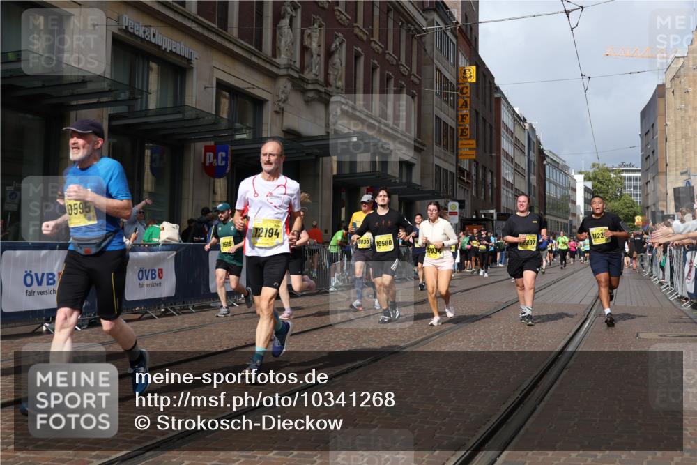 13.09.2026 - 21. swb-Marathon Bremen Strokosch-Dieckow http://msf.ph/oto/10341268 13.09.2026 11:07:33 Ziel 10139, 10580, 10595, 10660, 10661, 10674, 10830, 10871, 10935, 10937, 11037, 11044, 11223, 11378, 11404, 11515, 11643, 11833, 11924, 11934, 11958, 12024, 12031, 12066, 12097, 12194, 12307, 12509, 12511, 12512, 10138, 10205, 10279, 10280, 10363, 10364, 10488, 10501, 10505, 10580, 10695, 10748, 10907, 11123, 11223, 11246, 11417, 11600, 11759, 11767, 11822, 11823, 11865, 11899, 11917, 11924, 11934, 12020, 12167, 12168, 12173, 12210, 12266, 12277 meine-sportfotos.de