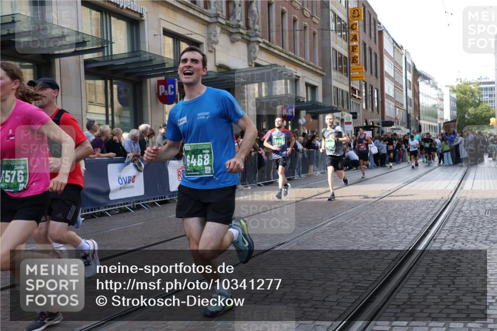13.09.2026 - 21. swb-Marathon Bremen Strokosch-Dieckow http://msf.ph/oto/10341277 13.09.2026 13:27:43 Ziel 488, 534, 762, 1343, 1456, 3135, 3334, 3480, 3576, 4106, 4133, 4265, 4744, 5360, 5462, 6182, 6468, 6522, 7042, 7926, 8188, 8656, 9067, 9145, 9167, 9168, 9543, 9738, 9881, 13069, 323, 440, 593, 857, 940, 1006, 1373, 1574, 1932, 2345, 2668, 2686, 3013, 3460, 3521, 3970, 4421, 4496, 4593, 4744, 5081, 5220, 5290, 5358, 5557, 5616, 6067, 6306, 7110, 7138, 7358, 8351, 9494, 9727, 13198 meine-sportfotos.de