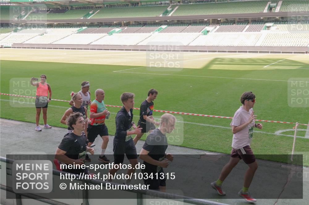 13.09.2026 - 21. swb-Marathon Bremen Michael Burmester http://msf.ph/oto/10341315 13.09.2026 13:22:55 Laufen im Stadion 128, 160, 211, 258, 343, 351, 434, 441, 533, 571, 601, 609, 708, 851, 892, 1060, 1094, 1157, 1178, 1259, 1331, 1344, 1417, 1518, 1657, 1669, 1691, 1729, 1746, 1788, 1883, 2213, 2290, 2433, 2475, 2495, 2504, 2526, 2619, 2632, 2652, 2660, 2685, 2711, 2936, 2964, 2968, 2995, 3022, 3034, 3225, 3252, 3282, 3292, 3347, 3351, 3395, 3423, 3447, 3505, 3530, 3559, 3682, 3727, 3770, 3784, 3819, 4020, 4054, 4231, 4406, 4407, 4431, 4466, 4467, 4584, 1506 meine-sportfotos.de