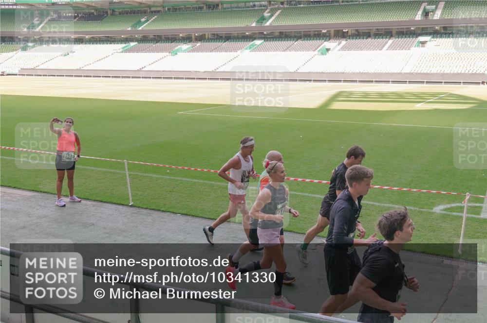 13.09.2026 - 21. swb-Marathon Bremen Michael Burmester http://msf.ph/oto/10341330 13.09.2026 13:22:56 Laufen im Stadion 128, 160, 211, 258, 343, 351, 434, 441, 533, 571, 601, 609, 708, 851, 892, 1060, 1094, 1157, 1178, 1259, 1331, 1344, 1417, 1518, 1657, 1669, 1691, 1729, 1746, 1788, 1883, 2213, 2290, 2433, 2445, 2475, 2495, 2504, 2526, 2619, 2632, 2652, 2660, 2685, 2711, 2768, 2936, 2964, 2968, 2995, 3022, 3034, 3225, 3252, 3282, 3292, 3347, 3351, 3395, 3423, 3447, 3505, 3530, 3559, 3682, 3727, 3770, 3784, 3819, 4020, 4054, 4231, 4406, 4407, 4431, 4466, 4467, 4584, 1506 meine-sportfotos.de