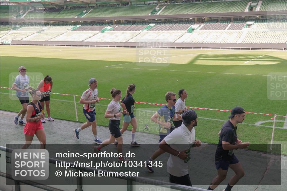 13.09.2026 - 21. swb-Marathon Bremen Michael Burmester http://msf.ph/oto/10341345 13.09.2026 13:23:00 Laufen im Stadion 128, 160, 211, 258, 343, 351, 434, 533, 571, 609, 708, 851, 892, 1060, 1157, 1178, 1259, 1331, 1344, 1417, 1598, 1657, 1669, 1691, 1729, 1746, 1788, 1883, 2213, 2286, 2290, 2433, 2445, 2475, 2495, 2504, 2526, 2619, 2632, 2652, 2660, 2685, 2711, 2768, 2936, 2964, 2968, 2995, 3022, 3034, 3225, 3252, 3282, 3292, 3347, 3351, 3364, 3395, 3423, 3447, 3505, 3530, 3559, 3682, 3727, 3770, 3784, 3819, 4020, 4054, 4231, 4406, 4407, 4431, 4466, 4467, 4584, 1506 meine-sportfotos.de