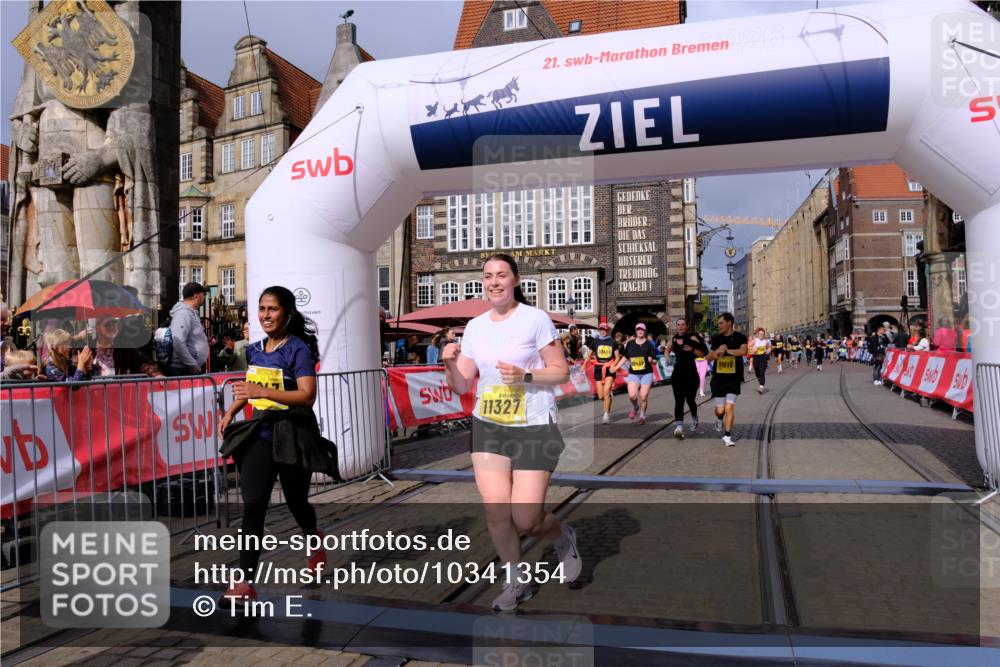 13.09.2026 - 21. swb-Marathon Bremen Tim E. http://msf.ph/oto/10341354 13.09.2026 11:11:02 Ziel 10148, 10163, 10461, 10462, 10547, 10768, 10911, 11047, 11283, 11298, 11309, 11327, 11335, 11465, 11513, 11583, 11736, 11756, 11846, 12183 meine-sportfotos.de