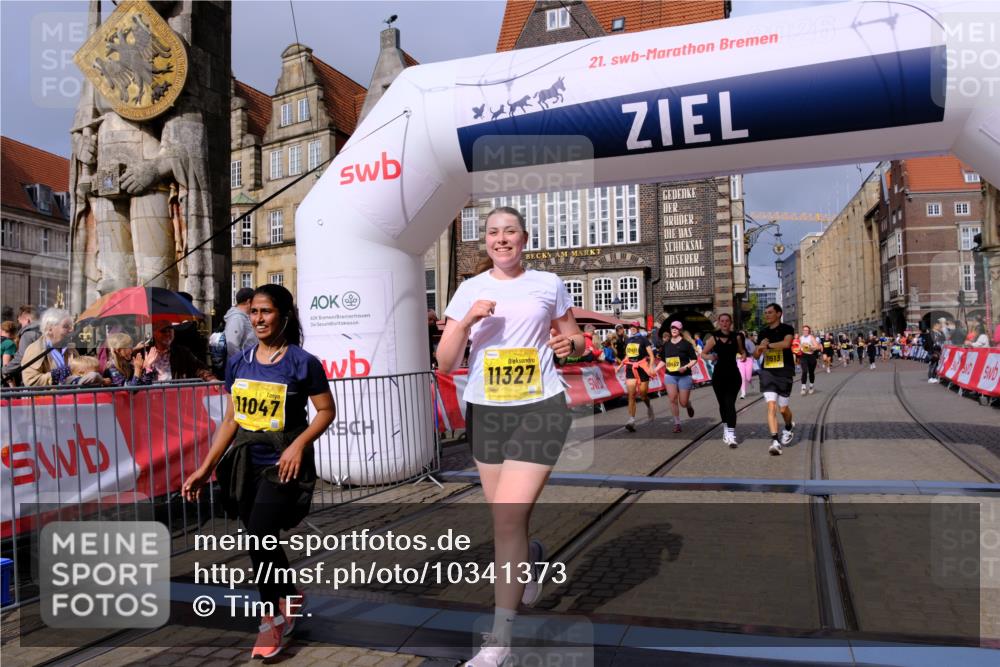 13.09.2026 - 21. swb-Marathon Bremen Tim E. http://msf.ph/oto/10341373 13.09.2026 11:11:02 Ziel 10148, 10163, 10461, 10462, 10547, 10768, 10911, 11047, 11283, 11298, 11309, 11327, 11335, 11465, 11513, 11583, 11736, 11756, 11846, 12183 meine-sportfotos.de