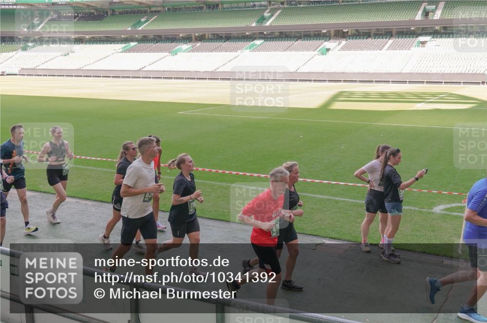 13.09.2026 - 21. swb-Marathon Bremen Michael Burmester http://msf.ph/oto/10341392 13.09.2026 13:23:07 Laufen im Stadion 128, 137, 160, 211, 324, 343, 351, 434, 533, 571, 609, 708, 721, 851, 892, 1157, 1178, 1259, 1331, 1344, 1417, 1597, 1598, 1657, 1669, 1691, 1729, 1746, 1788, 1883, 2213, 2286, 2290, 2433, 2445, 2475, 2495, 2503, 2504, 2526, 2619, 2632, 2652, 2660, 2685, 2711, 2768, 2936, 2964, 2968, 3034, 3252, 3282, 3288, 3289, 3292, 3347, 3351, 3364, 3395, 3423, 3447, 3505, 3530, 3559, 3682, 3727, 3770, 3784, 3819, 4020, 4054, 4231, 4406, 4407, 4431, 4466, 4467, 4584, 1506 meine-sportfotos.de