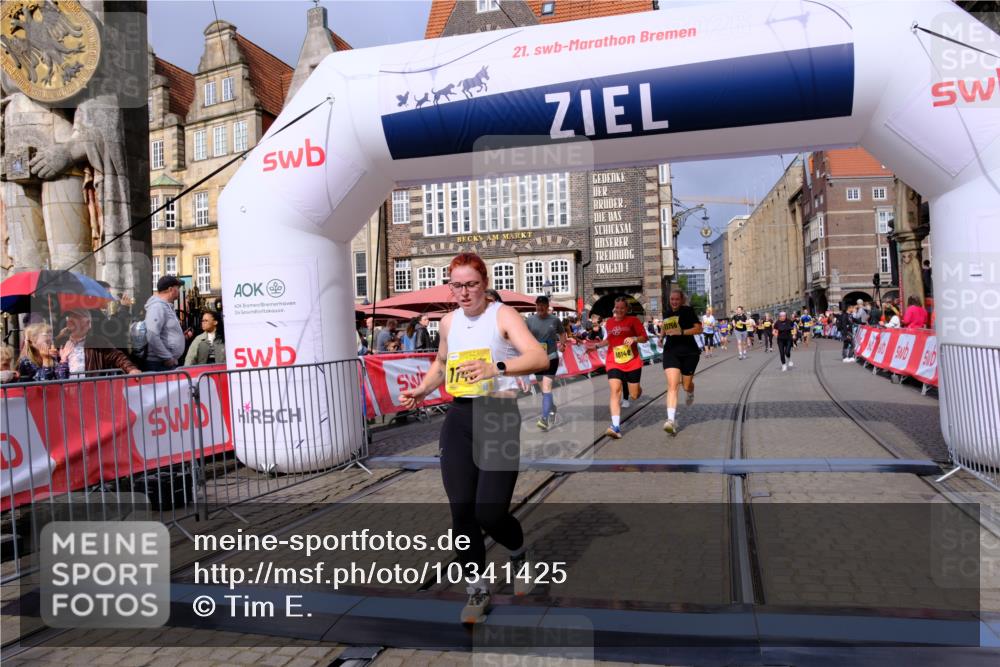 13.09.2026 - 21. swb-Marathon Bremen Tim E. http://msf.ph/oto/10341425 13.09.2026 11:11:07 Ziel 10148, 10163, 10461, 10462, 10547, 10792, 10841, 10911, 11043, 11047, 11237, 11309, 11327, 11335, 11465, 11513, 11583, 11756, 11846 meine-sportfotos.de