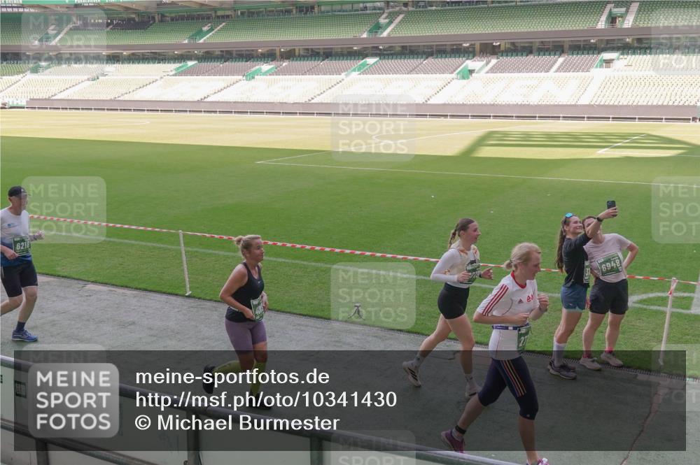 13.09.2026 - 21. swb-Marathon Bremen Michael Burmester http://msf.ph/oto/10341430 13.09.2026 13:23:12 Laufen im Stadion 128, 137, 160, 182, 211, 324, 343, 434, 533, 571, 609, 708, 721, 743, 892, 1157, 1178, 1259, 1331, 1344, 1417, 1597, 1598, 1657, 1669, 1691, 1729, 1746, 1788, 1883, 2213, 2286, 2290, 2433, 2445, 2475, 2495, 2503, 2504, 2526, 2619, 2632, 2652, 2660, 2685, 2711, 2768, 2936, 2964, 2968, 3252, 3282, 3288, 3289, 3292, 3347, 3351, 3364, 3395, 3423, 3447, 3505, 3530, 3559, 3682, 3727, 3770, 3784, 3819, 4020, 4054, 4231, 4406, 4407, 4431, 4466, 4467, 4584, 1506 meine-sportfotos.de