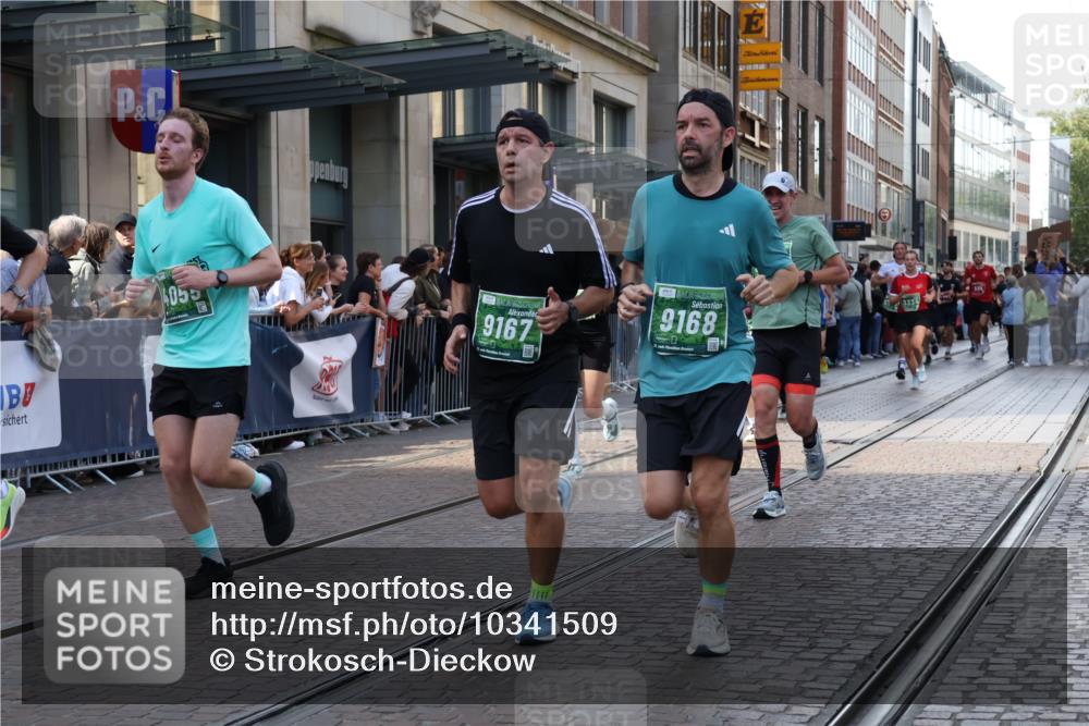 13.09.2026 - 21. swb-Marathon Bremen Strokosch-Dieckow http://msf.ph/oto/10341509 13.09.2026 13:27:52 Ziel 178, 210, 1343, 1460, 2047, 2977, 3114, 3334, 3480, 3597, 4506, 5250, 5360, 5889, 6182, 7926, 8188, 8656, 9145, 9167, 9168, 9543, 9738, 9881, 13069, 323, 440, 488, 534, 762, 857, 1006, 1456, 1932, 2668, 2686, 3013, 3135, 3460, 3521, 3576, 3970, 4106, 4133, 4265, 4421, 4496, 4593, 4744, 5081, 5462, 5557, 6067, 6468, 6522, 7042, 7138, 7358, 8188, 8351, 9067, 9145, 9494, 9727, 13198 meine-sportfotos.de