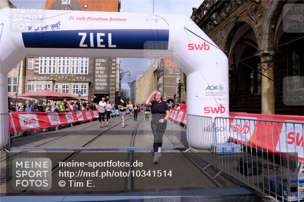 13.09.2026 - 21. swb-Marathon Bremen Tim E. http://msf.ph/oto/10341514 13.09.2026 11:11:12 Ziel 10148, 10163, 10461, 10462, 10527, 10547, 10653, 10792, 10841, 10911, 11043, 11047, 11237, 11327, 11335, 11465, 11483, 11513, 11691, 11756, 11993, 12401 meine-sportfotos.de