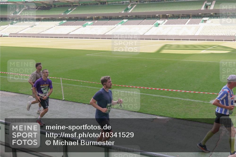 13.09.2026 - 21. swb-Marathon Bremen Michael Burmester http://msf.ph/oto/10341529 13.09.2026 13:23:29 Laufen im Stadion 137, 160, 182, 211, 324, 343, 434, 533, 571, 609, 708, 721, 739, 743, 752, 892, 1157, 1178, 1259, 1273, 1331, 1471, 1597, 1598, 1657, 1669, 1691, 1746, 1788, 1883, 1944, 2213, 2252, 2286, 2290, 2433, 2445, 2465, 2475, 2495, 2503, 2504, 2526, 2571, 2619, 2632, 2685, 2711, 2768, 2776, 2936, 2968, 3252, 3282, 3288, 3289, 3292, 3312, 3347, 3351, 3364, 3395, 3423, 3447, 3505, 3530, 3559, 3682, 3727, 3770, 3784, 3819, 4020, 4054, 4231, 4406, 4407, 4431, 4466, 4467, 4584, 1506 meine-sportfotos.de