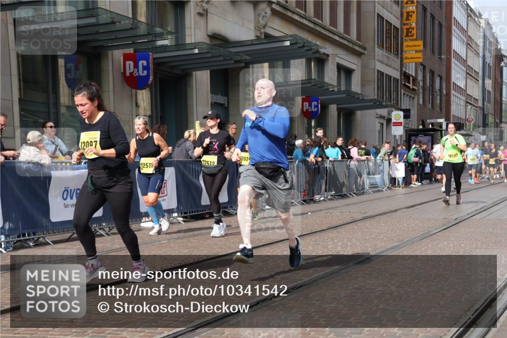 13.09.2026 - 21. swb-Marathon Bremen Strokosch-Dieckow http://msf.ph/oto/10341542 13.09.2026 11:07:39 Ziel 10139, 10404, 10493, 10660, 10661, 10674, 10767, 10830, 10859, 10871, 10937, 11037, 11044, 11378, 11404, 11515, 11659, 11831, 11833, 11958, 12024, 12031, 12066, 12097, 12160, 12248, 12307, 12384, 12389, 12511, 12512, 10138, 10205, 10279, 10280, 10363, 10364, 10488, 10501, 10505, 10580, 10595, 10695, 10748, 10907, 10935, 11037, 11123, 11223, 11417, 11643, 11767, 11865, 11899, 11917, 11924, 11934, 12020, 12167, 12168, 12173, 12194, 12210, 12266, 12277, 12307 meine-sportfotos.de