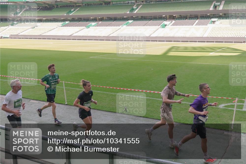 13.09.2026 - 21. swb-Marathon Bremen Michael Burmester http://msf.ph/oto/10341555 13.09.2026 13:23:31 Laufen im Stadion 137, 160, 182, 211, 324, 343, 434, 533, 571, 609, 708, 721, 739, 743, 752, 892, 1157, 1178, 1259, 1273, 1331, 1471, 1597, 1598, 1657, 1669, 1691, 1746, 1788, 1883, 1944, 2213, 2252, 2286, 2290, 2433, 2445, 2465, 2475, 2483, 2495, 2503, 2504, 2526, 2571, 2619, 2632, 2685, 2711, 2768, 2776, 2936, 2968, 3252, 3282, 3288, 3289, 3292, 3312, 3347, 3351, 3364, 3395, 3423, 3447, 3505, 3530, 3559, 3682, 3727, 3770, 3784, 3819, 4020, 4054, 4231, 4406, 4407, 4431, 4466, 4467, 4584, 1506 meine-sportfotos.de
