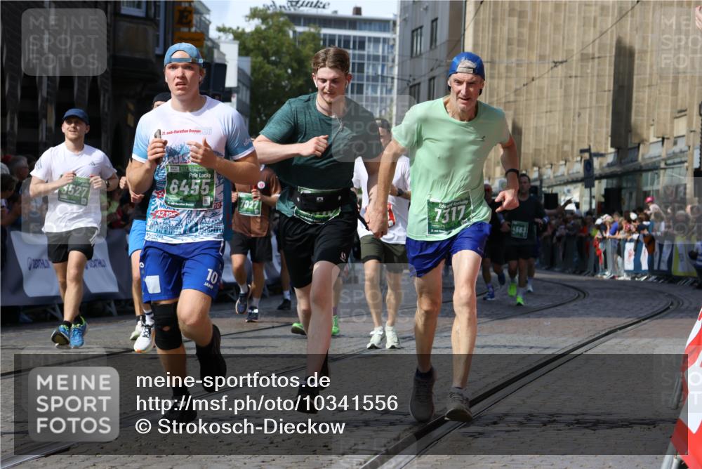 13.09.2026 - 21. swb-Marathon Bremen Strokosch-Dieckow http://msf.ph/oto/10341556 13.09.2026 13:26:53 Ziel 1368, 1649, 2779, 3526, 3603, 3852, 4077, 5747, 5992, 6289, 6375, 6548, 7626, 9260, 13195, 946, 1493, 1494, 2089, 2454, 3076, 3302, 3527, 4121, 4327, 4397, 4563, 5689, 5943, 6455, 7027, 7072, 9150, 9511, 9854, 9878 meine-sportfotos.de