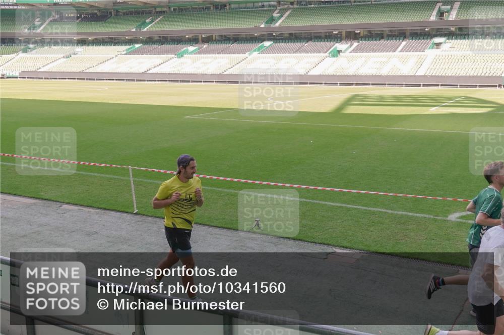 13.09.2026 - 21. swb-Marathon Bremen Michael Burmester http://msf.ph/oto/10341560 13.09.2026 13:23:32 Laufen im Stadion 137, 160, 182, 211, 324, 343, 434, 533, 571, 609, 708, 721, 739, 743, 752, 892, 1157, 1178, 1259, 1273, 1331, 1471, 1597, 1598, 1657, 1669, 1691, 1746, 1788, 1883, 1944, 2213, 2252, 2286, 2290, 2433, 2445, 2465, 2475, 2483, 2495, 2503, 2504, 2526, 2571, 2619, 2685, 2711, 2768, 2776, 2936, 2968, 3252, 3282, 3288, 3289, 3292, 3312, 3347, 3351, 3364, 3395, 3423, 3447, 3505, 3530, 3559, 3682, 3727, 3770, 3784, 3819, 4020, 4054, 4231, 4406, 4407, 4431, 4466, 4467, 4584, 1506 meine-sportfotos.de