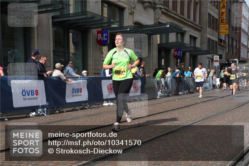 13.09.2026 - 21. swb-Marathon Bremen Strokosch-Dieckow http://msf.ph/oto/10341570 13.09.2026 11:07:43 Ziel 10139, 10404, 10493, 10660, 10661, 10674, 10767, 10793, 10859, 10937, 11032, 11044, 11263, 11378, 11404, 11659, 11831, 11833, 11958, 12024, 12031, 12066, 12160, 12248, 12384, 12389, 12511, 12512, 10138, 10279, 10280, 10363, 10364, 10501, 10505, 10580, 10595, 10661, 10695, 10748, 10830, 10871, 10907, 10935, 11037, 11223, 11417, 11515, 11643, 11767, 11865, 11899, 11924, 11934, 12097, 12167, 12168, 12194, 12210, 12277, 12307 meine-sportfotos.de