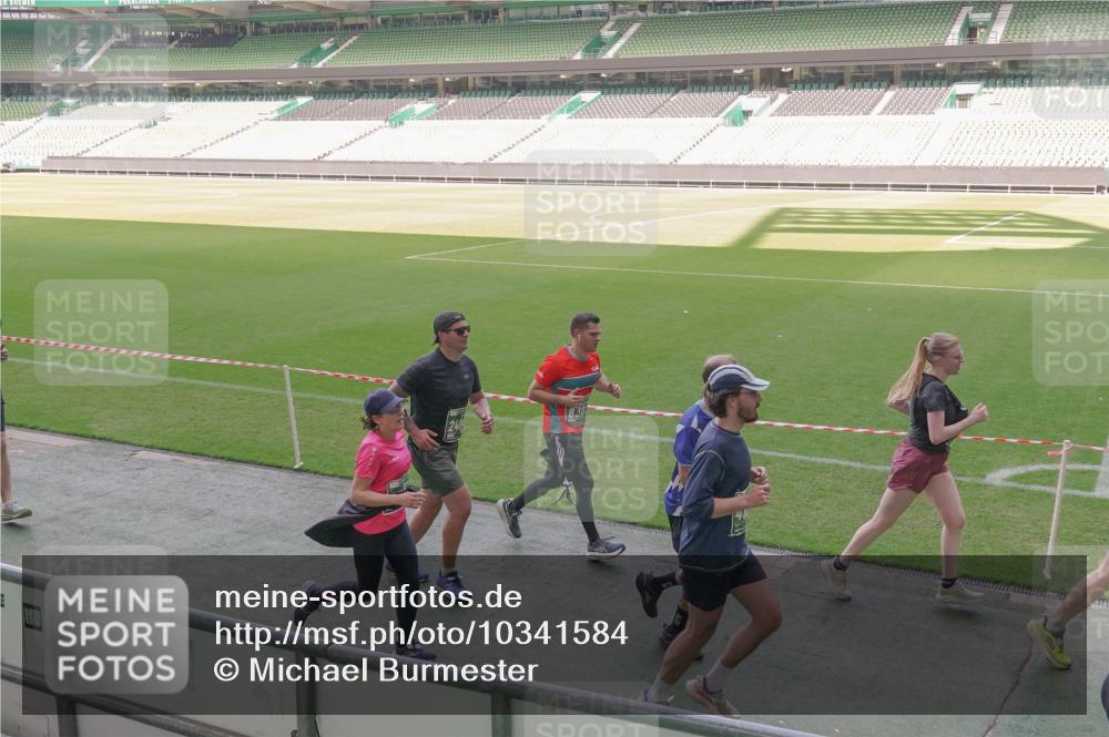 13.09.2026 - 21. swb-Marathon Bremen Michael Burmester http://msf.ph/oto/10341584 13.09.2026 13:23:39 Laufen im Stadion 137, 160, 182, 211, 324, 434, 533, 548, 571, 609, 708, 721, 739, 743, 752, 892, 1157, 1178, 1259, 1273, 1331, 1471, 1597, 1598, 1657, 1691, 1746, 1788, 1883, 1944, 2095, 2213, 2252, 2286, 2312, 2323, 2433, 2445, 2465, 2475, 2483, 2495, 2503, 2504, 2526, 2571, 2619, 2685, 2711, 2768, 2776, 2936, 2968, 3252, 3282, 3288, 3289, 3292, 3312, 3347, 3351, 3364, 3381, 3395, 3423, 3447, 3505, 3530, 3559, 3727, 3770, 3784, 3819, 4020, 4054, 4231, 4406, 4407, 4431, 4466, 4467, 4584 meine-sportfotos.de