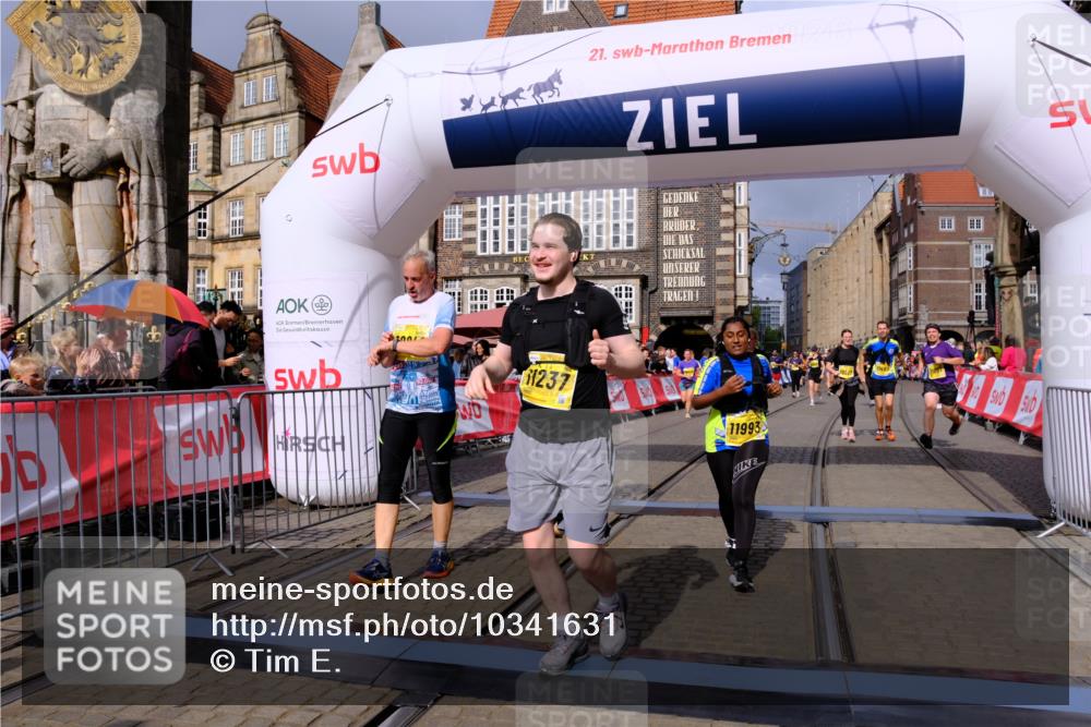 13.09.2026 - 21. swb-Marathon Bremen Tim E. http://msf.ph/oto/10341631 13.09.2026 11:11:17 Ziel 10148, 10163, 10313, 10527, 10547, 10644, 10653, 10792, 10841, 11043, 11141, 11237, 11335, 11465, 11483, 11691, 11756, 11993, 12401, 12507 meine-sportfotos.de