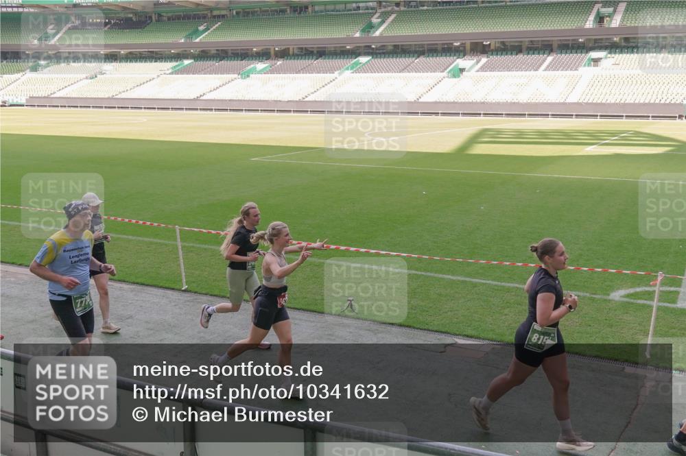 13.09.2026 - 21. swb-Marathon Bremen Michael Burmester http://msf.ph/oto/10341632 13.09.2026 13:23:47 Laufen im Stadion 137, 160, 182, 211, 324, 434, 533, 548, 571, 609, 708, 721, 739, 743, 752, 892, 1157, 1178, 1259, 1273, 1331, 1463, 1471, 1597, 1598, 1657, 1691, 1746, 1788, 1883, 1944, 2095, 2213, 2252, 2286, 2312, 2323, 2433, 2445, 2465, 2475, 2483, 2495, 2503, 2504, 2526, 2571, 2768, 2776, 2936, 2968, 3252, 3282, 3288, 3289, 3292, 3298, 3312, 3347, 3364, 3381, 3395, 3423, 3447, 3505, 3530, 3559, 3727, 3770, 3784, 3819, 4020, 4054, 4231, 4406, 4407, 4431, 4466, 4467, 4584 meine-sportfotos.de