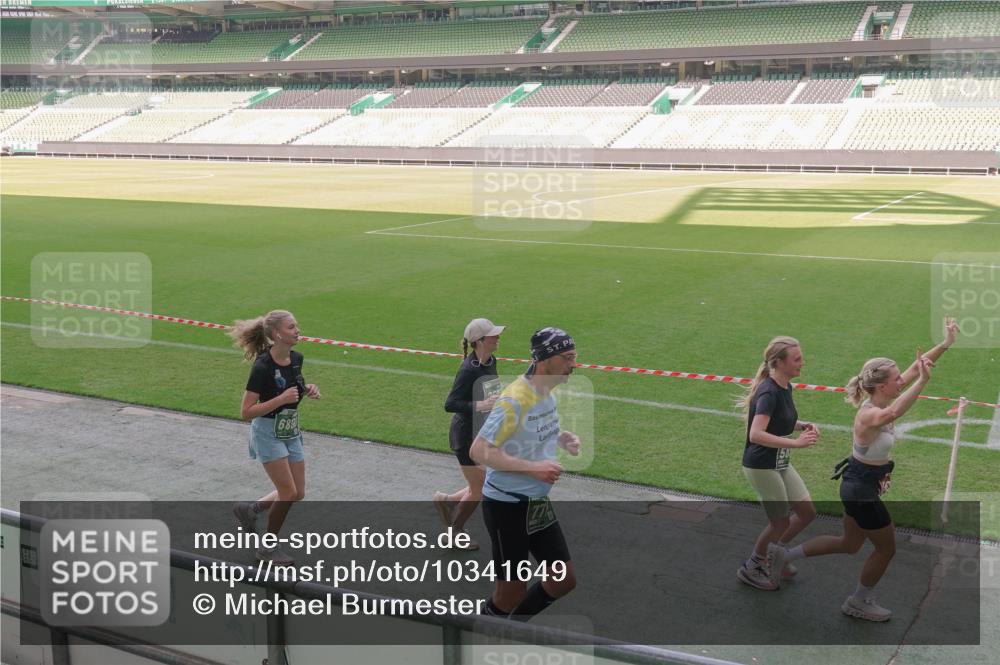 13.09.2026 - 21. swb-Marathon Bremen Michael Burmester http://msf.ph/oto/10341649 13.09.2026 13:23:48 Laufen im Stadion 137, 160, 182, 211, 324, 434, 533, 548, 571, 609, 708, 721, 723, 739, 743, 752, 892, 1157, 1178, 1259, 1273, 1331, 1463, 1471, 1597, 1598, 1657, 1691, 1746, 1788, 1883, 1944, 2095, 2211, 2213, 2252, 2286, 2312, 2323, 2433, 2445, 2465, 2475, 2483, 2495, 2503, 2504, 2526, 2571, 2768, 2776, 2936, 2968, 3252, 3282, 3288, 3289, 3292, 3298, 3312, 3347, 3364, 3381, 3395, 3423, 3447, 3505, 3530, 3559, 3727, 3770, 3819, 4020, 4054, 4231, 4406, 4407, 4431, 4466, 4467, 4584 meine-sportfotos.de
