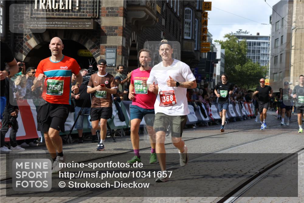 13.09.2026 - 21. swb-Marathon Bremen Strokosch-Dieckow http://msf.ph/oto/10341657 13.09.2026 13:26:57 Ziel 1368, 2779, 3526, 3852, 3893, 4077, 4598, 6289, 6375, 6548, 8112, 9260, 1493, 1494, 2454, 4121, 4397, 4563, 5689, 6776, 7027, 7072, 7849, 8219, 9511, 9854, 9878 meine-sportfotos.de