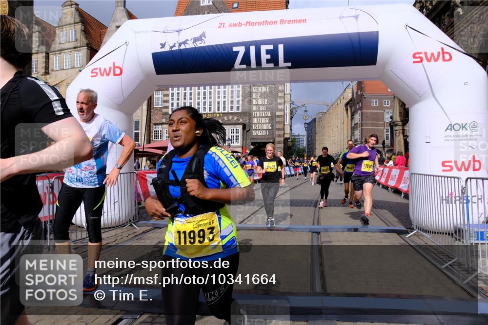 13.09.2026 - 21. swb-Marathon Bremen Tim E. http://msf.ph/oto/10341664 13.09.2026 11:11:18 Ziel 10148, 10163, 10313, 10527, 10547, 10644, 10653, 10792, 10841, 11043, 11062, 11141, 11237, 11335, 11465, 11483, 11679, 11691, 11756, 11993, 12401, 12507 meine-sportfotos.de