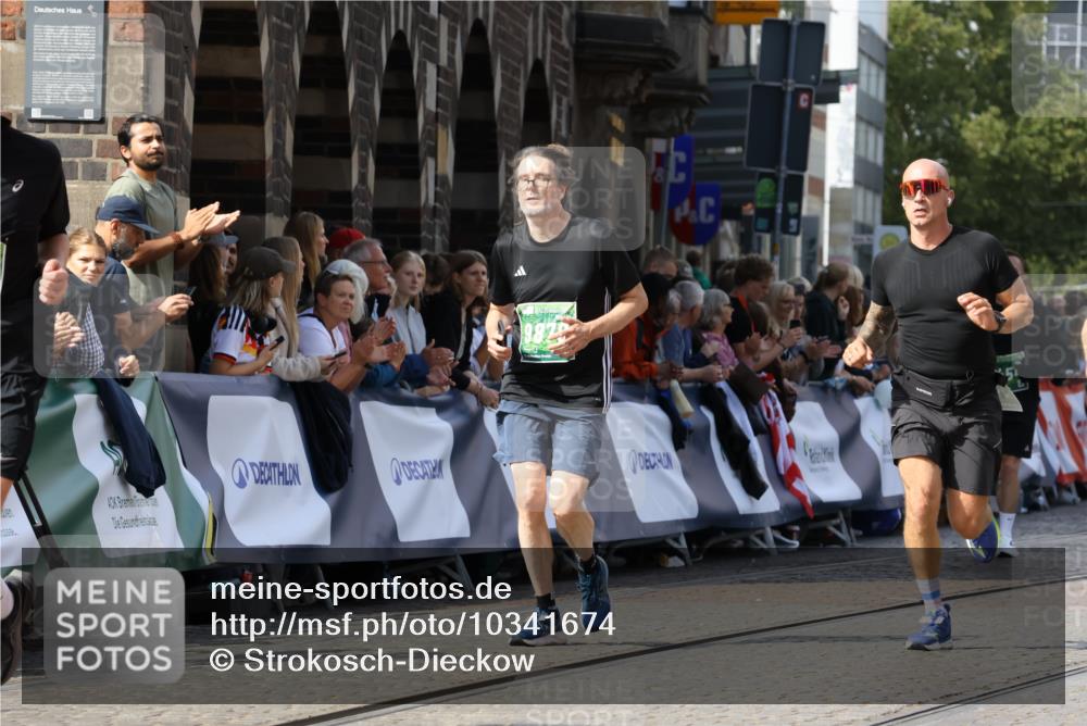 13.09.2026 - 21. swb-Marathon Bremen Strokosch-Dieckow http://msf.ph/oto/10341674 13.09.2026 13:26:58 Ziel 1368, 2779, 3526, 3852, 3893, 4077, 4598, 5054, 6289, 6375, 6548, 8112, 9260, 13097, 1493, 1494, 2454, 4121, 4397, 4558, 4563, 6776, 7027, 7072, 7849, 8219, 9159, 9511, 9854, 9878, 10112 meine-sportfotos.de