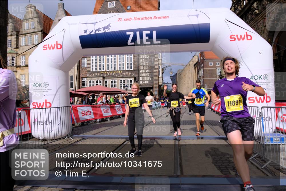 13.09.2026 - 21. swb-Marathon Bremen Tim E. http://msf.ph/oto/10341675 13.09.2026 11:11:19 Ziel 10148, 10163, 10313, 10527, 10547, 10644, 10653, 10792, 10841, 11043, 11062, 11141, 11237, 11335, 11483, 11679, 11691, 11756, 11993, 12401, 12507 meine-sportfotos.de