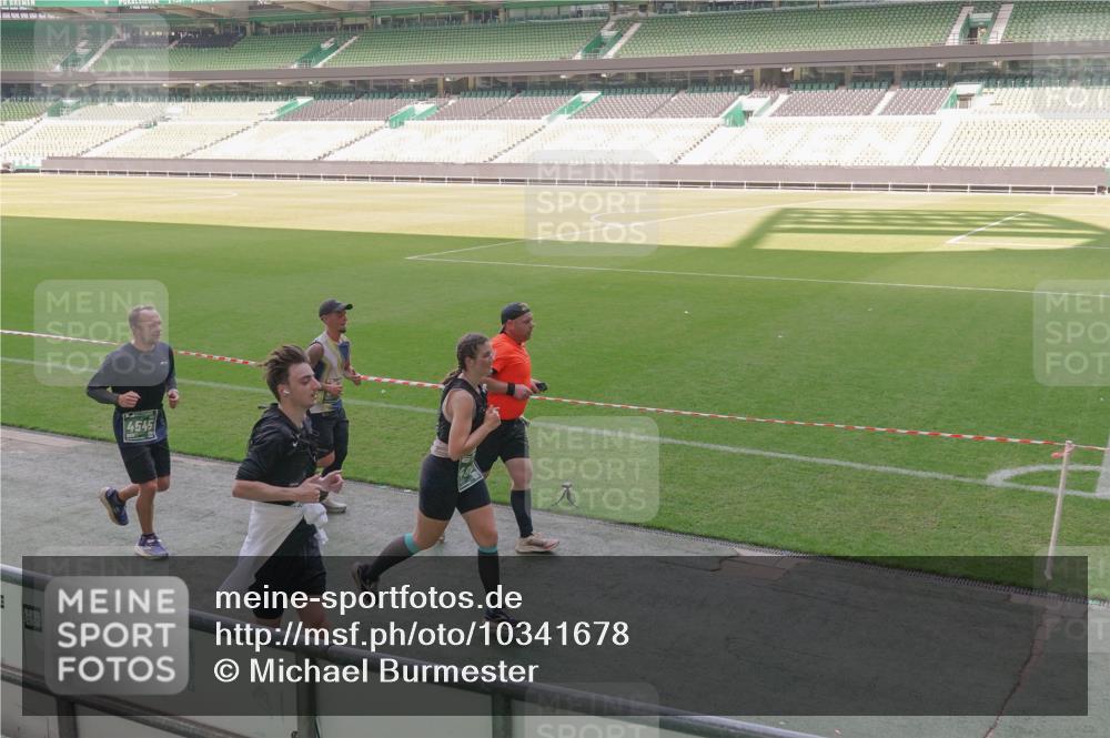 13.09.2026 - 21. swb-Marathon Bremen Michael Burmester http://msf.ph/oto/10341678 13.09.2026 13:23:54 Laufen im Stadion 137, 160, 182, 211, 324, 434, 533, 548, 571, 609, 708, 721, 723, 739, 743, 752, 892, 1157, 1178, 1259, 1273, 1331, 1463, 1471, 1597, 1598, 1691, 1746, 1788, 1883, 1944, 2095, 2211, 2213, 2252, 2286, 2312, 2323, 2433, 2445, 2465, 2475, 2483, 2495, 2497, 2503, 2504, 2526, 2571, 2644, 2768, 2776, 2936, 2968, 3252, 3282, 3288, 3289, 3292, 3298, 3306, 3312, 3347, 3364, 3381, 3395, 3423, 3447, 3505, 3530, 3559, 3727, 3770, 3819, 4020, 4054, 4231, 4406, 4407, 4431, 4466, 4467, 4584 meine-sportfotos.de
