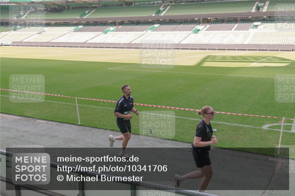 13.09.2026 - 21. swb-Marathon Bremen Michael Burmester http://msf.ph/oto/10341706 13.09.2026 13:23:58 Laufen im Stadion 137, 160, 182, 211, 324, 434, 533, 548, 571, 609, 708, 721, 723, 739, 743, 752, 892, 1178, 1259, 1273, 1331, 1463, 1471, 1491, 1597, 1598, 1691, 1746, 1788, 1944, 2095, 2211, 2213, 2252, 2286, 2312, 2323, 2433, 2445, 2465, 2475, 2483, 2495, 2497, 2503, 2504, 2526, 2571, 2644, 2768, 2776, 2936, 2968, 3252, 3282, 3288, 3289, 3292, 3298, 3306, 3312, 3347, 3364, 3381, 3395, 3423, 3447, 3505, 3530, 3559, 3727, 3770, 3819, 4054, 4231, 4406, 4407, 4431, 4466, 4467, 4584 meine-sportfotos.de