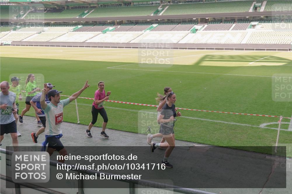 13.09.2026 - 21. swb-Marathon Bremen Michael Burmester http://msf.ph/oto/10341716 13.09.2026 13:24:03 Laufen im Stadion 137, 160, 182, 324, 434, 533, 548, 609, 708, 721, 723, 739, 743, 752, 892, 1178, 1273, 1331, 1463, 1471, 1491, 1597, 1598, 1691, 1746, 1788, 1944, 2095, 2211, 2213, 2252, 2286, 2312, 2323, 2433, 2445, 2465, 2475, 2483, 2495, 2497, 2503, 2504, 2526, 2554, 2571, 2644, 2768, 2776, 2936, 2968, 3252, 3282, 3288, 3289, 3292, 3298, 3306, 3312, 3347, 3364, 3381, 3395, 3423, 3447, 3505, 3530, 3559, 3727, 3770, 3819, 4054, 4231, 4406, 4407, 4466, 4467 meine-sportfotos.de