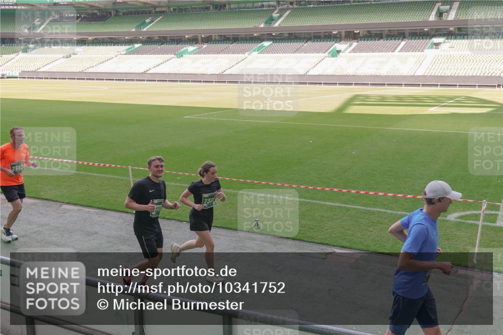 13.09.2026 - 21. swb-Marathon Bremen Michael Burmester http://msf.ph/oto/10341752 13.09.2026 13:24:08 Laufen im Stadion 137, 182, 294, 324, 434, 505, 533, 548, 609, 708, 721, 723, 739, 743, 752, 892, 1178, 1273, 1331, 1463, 1471, 1491, 1515, 1597, 1598, 1691, 1746, 1788, 1944, 2095, 2211, 2213, 2252, 2267, 2286, 2312, 2323, 2433, 2445, 2465, 2475, 2483, 2495, 2497, 2503, 2526, 2554, 2571, 2644, 2768, 2776, 2936, 2968, 3252, 3282, 3288, 3289, 3292, 3298, 3306, 3312, 3347, 3364, 3381, 3395, 3423, 3447, 3505, 3530, 3559, 3727, 3770, 3819, 4054, 4231, 4406, 4407, 4466, 4467 meine-sportfotos.de